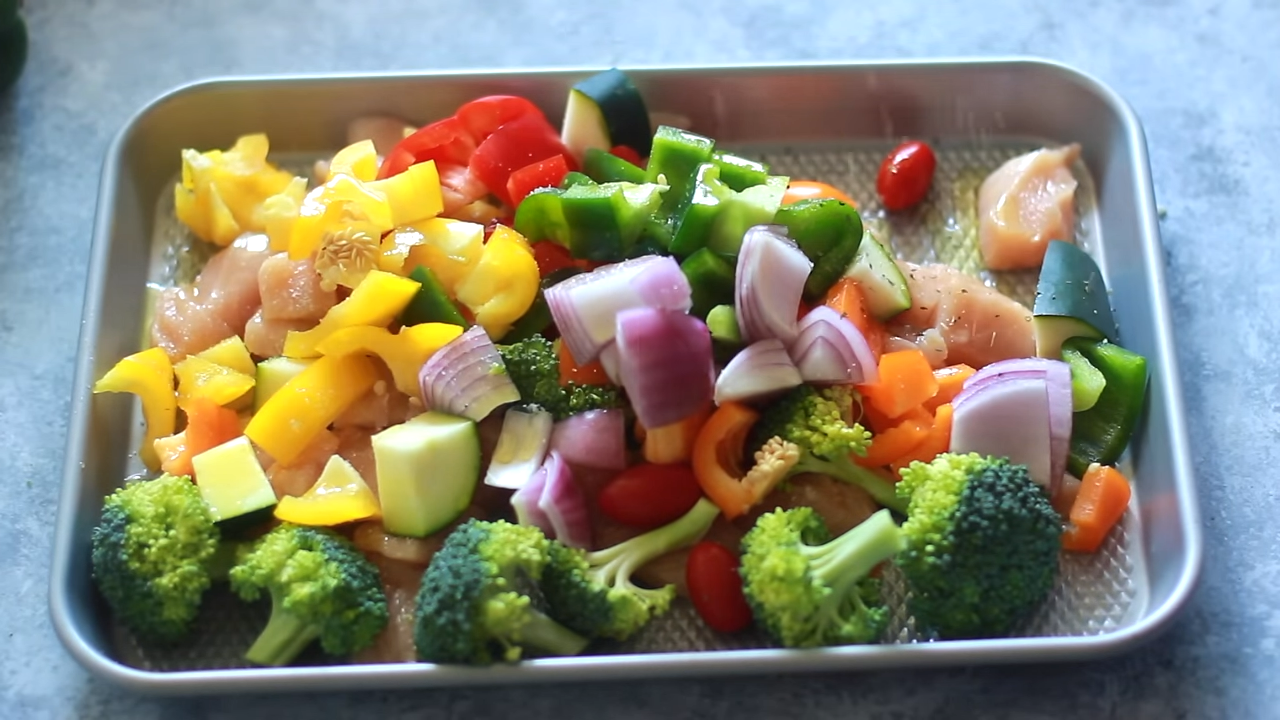One-Pan Chicken and Veggies - Easy Meals