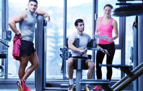Observing Gym Etiquette While Waiting for Machines